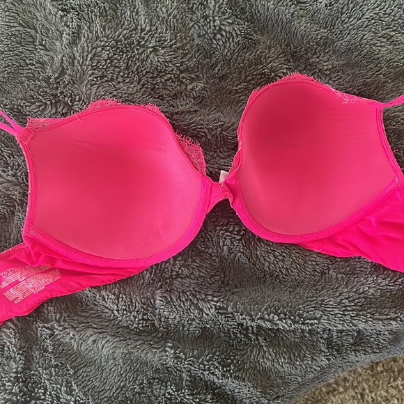 Victoria’s Secret Very Sexy Push Up - Picture 3 of 5